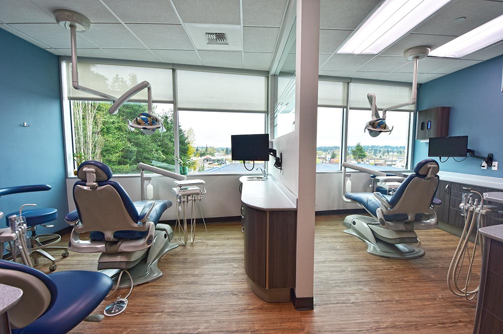 Lynnwood Periodontics & Implants photo 1