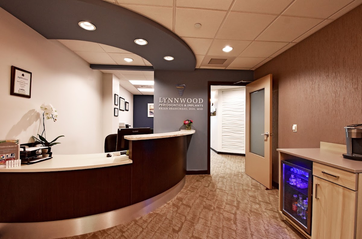 Lynnwood Periodontics & Implants photo 2