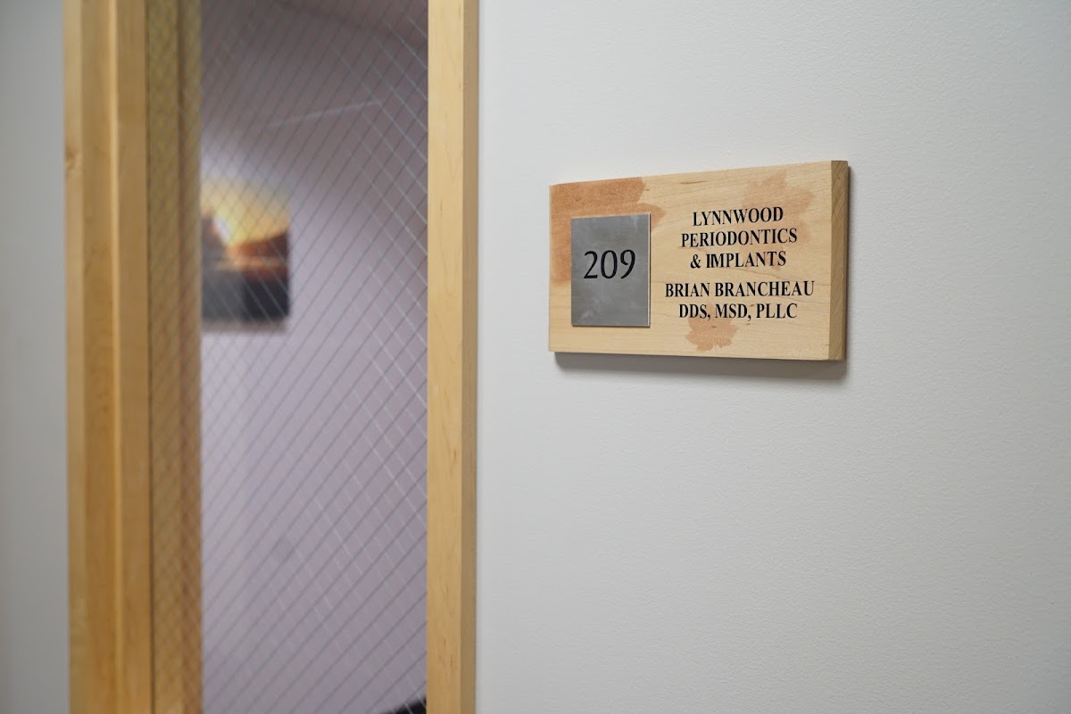 Lynnwood Periodontics & Implants photo 5