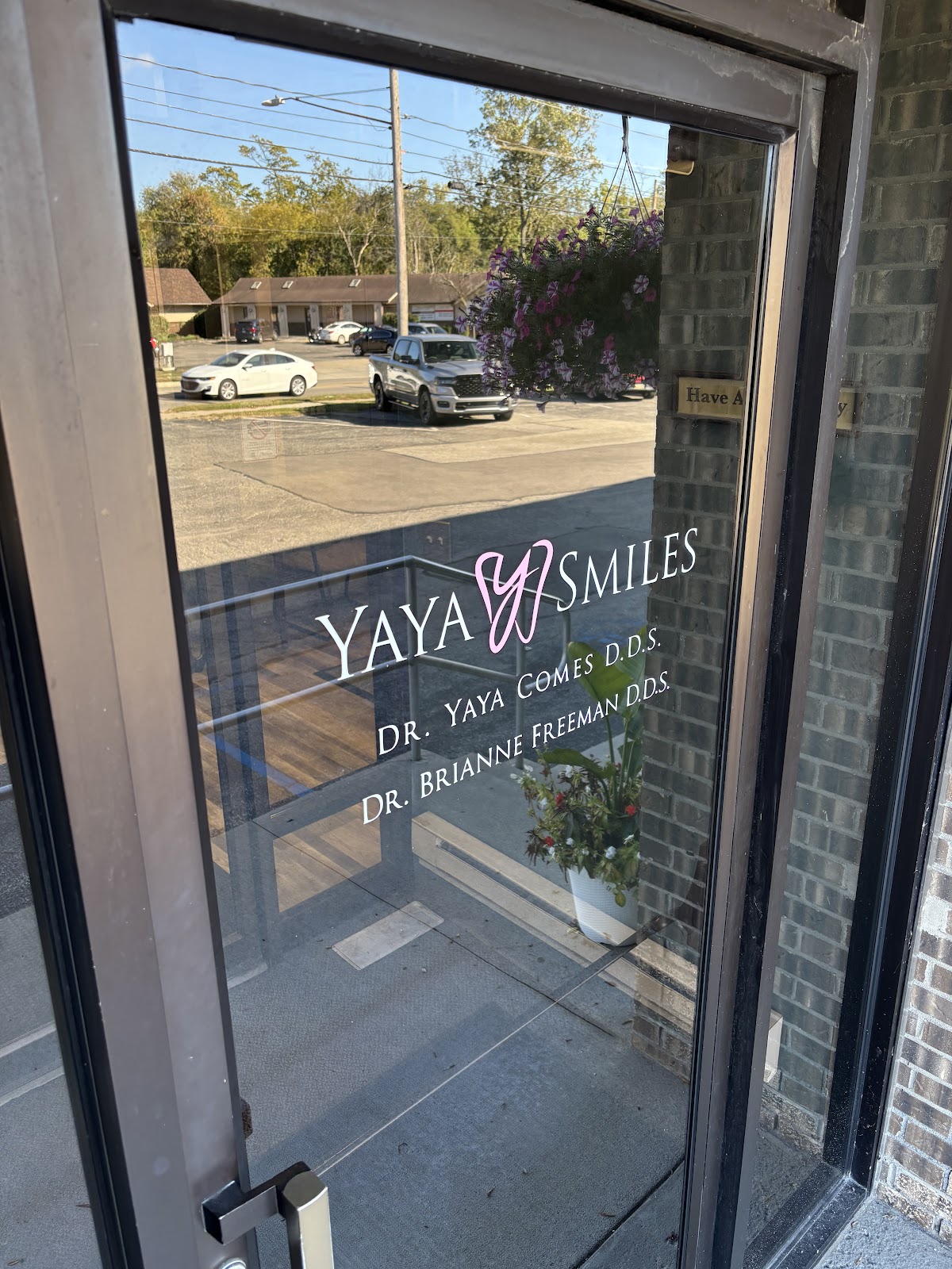 Yaya Smiles photo 2