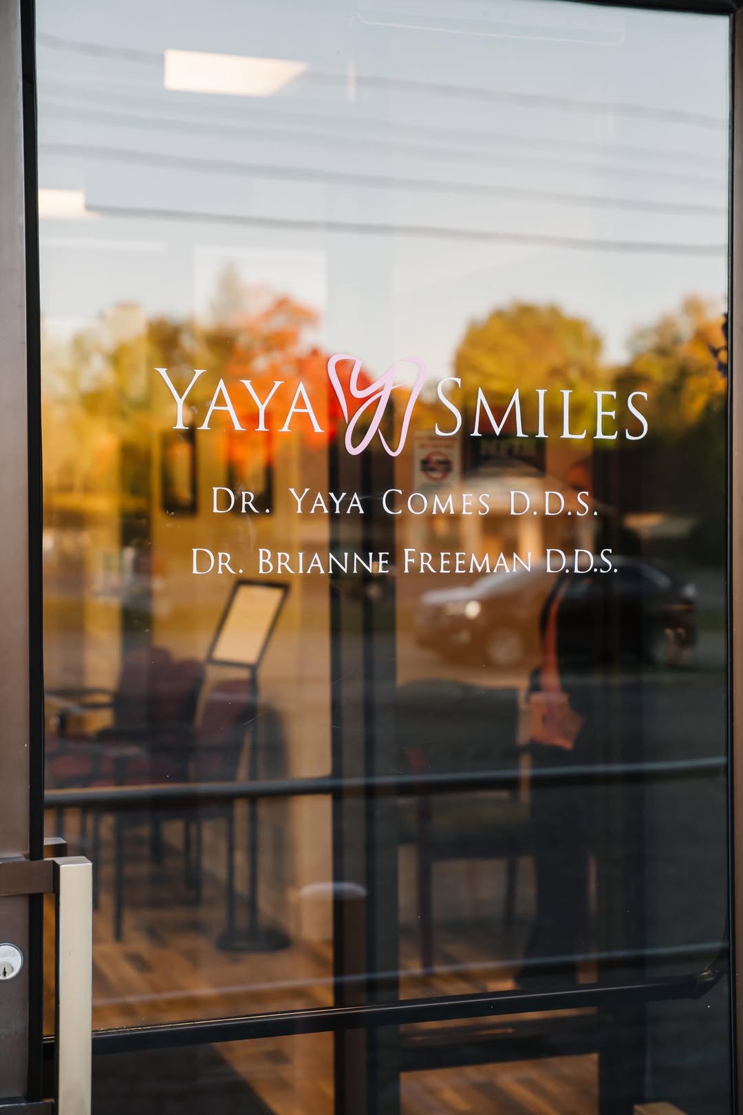 Yaya Smiles photo 4