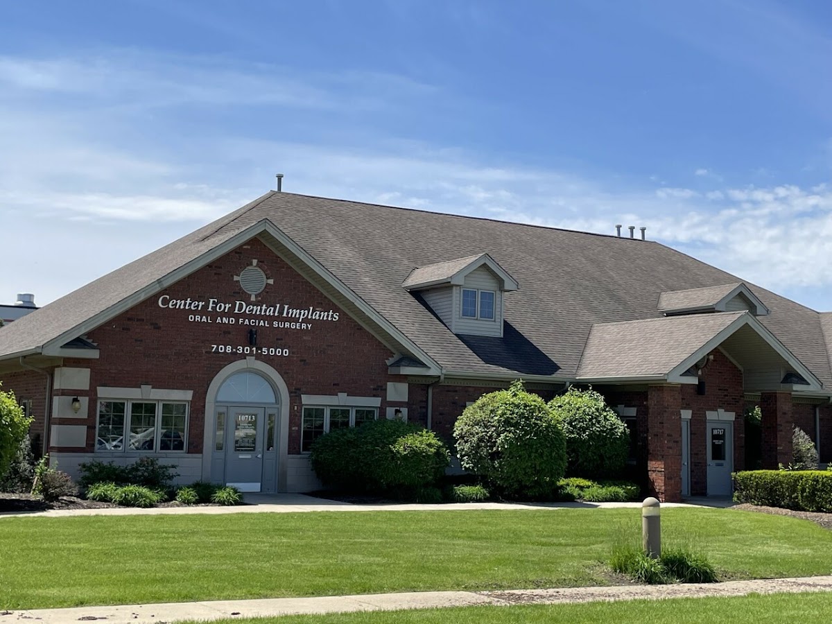 Chicago Dental Implants & Oral Surgery photo 1
