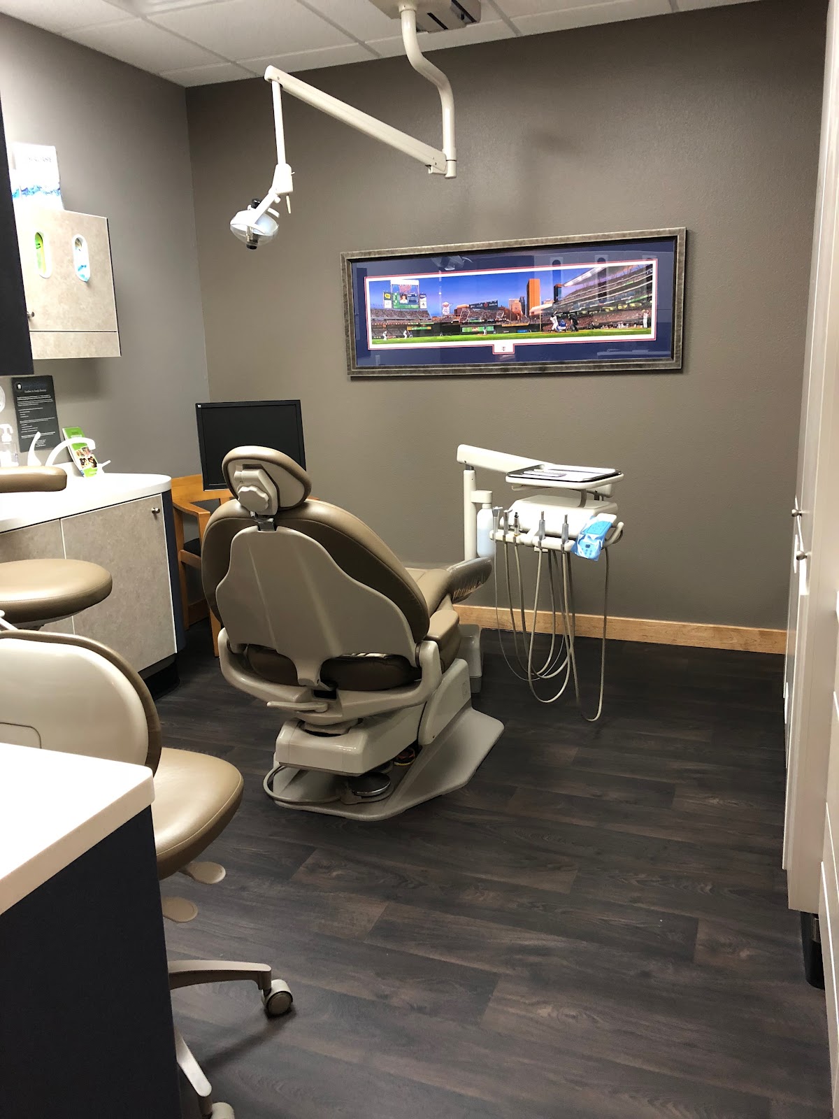 Dakota Dental Health Center: Bengson Douglas T DDS photo 2