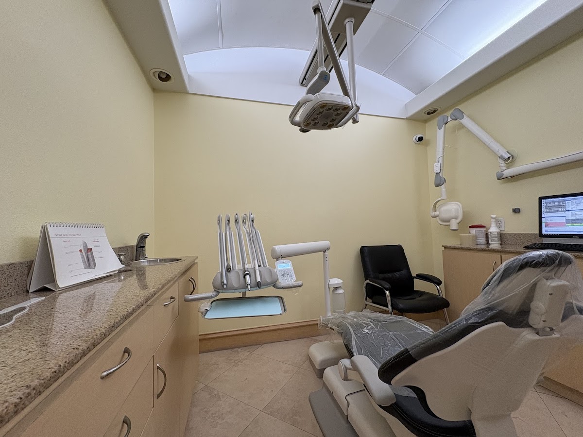 Endodontics & Microsurgery Center photo 3
