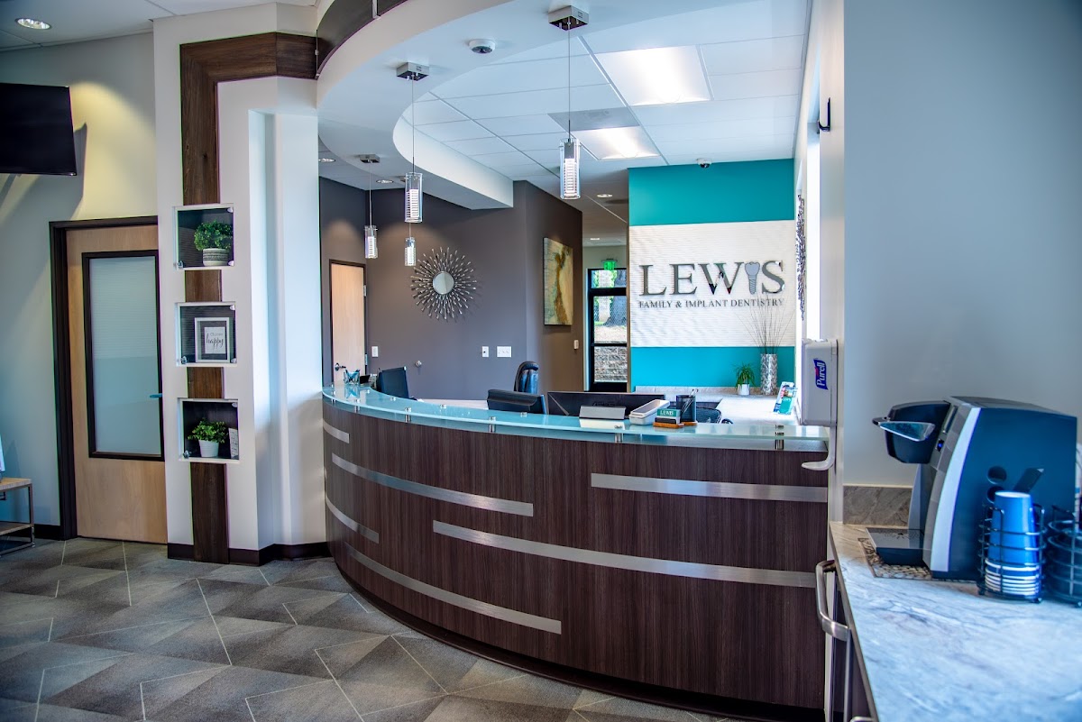 Lewis Family & Implant Dentistry photo 2