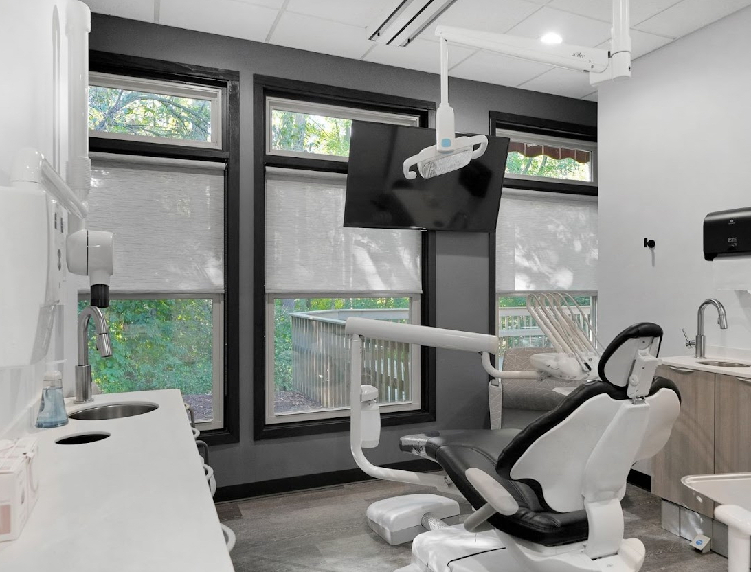 Elan Implant Center photo 3