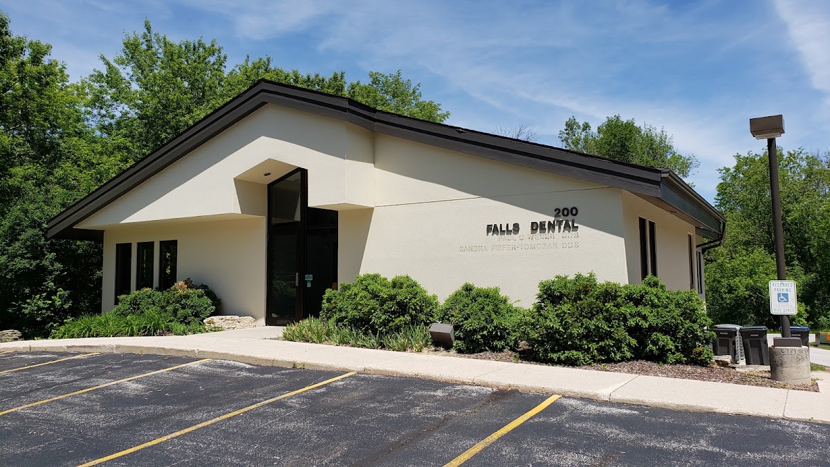 Falls Dental photo 1