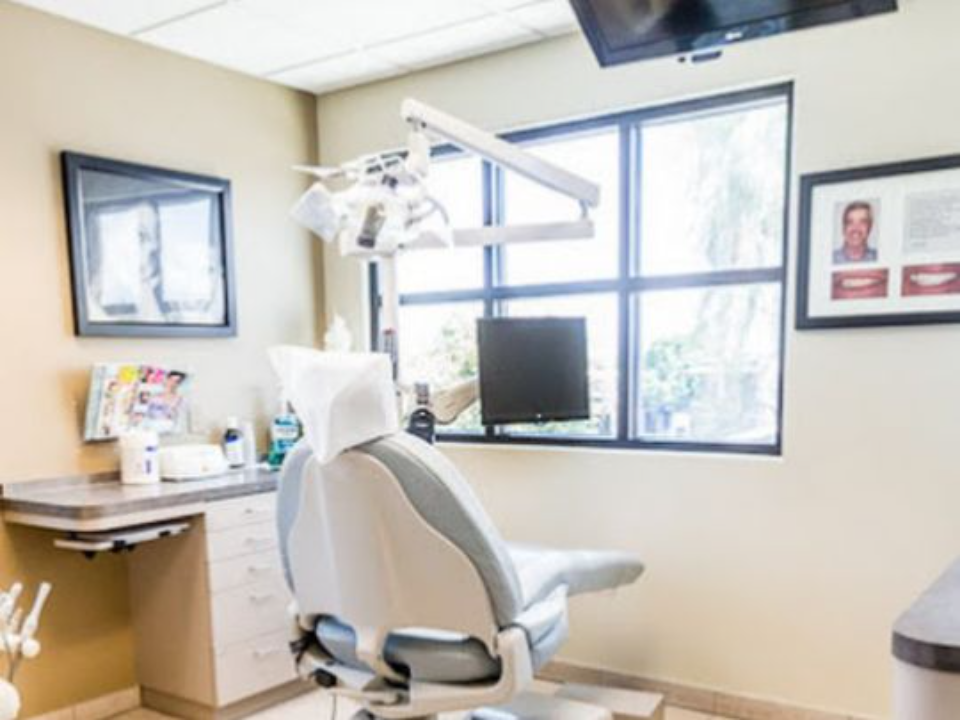 Palm Desert Dentist: Cosmetic, Restorative, & Implant Dentistry photo 4