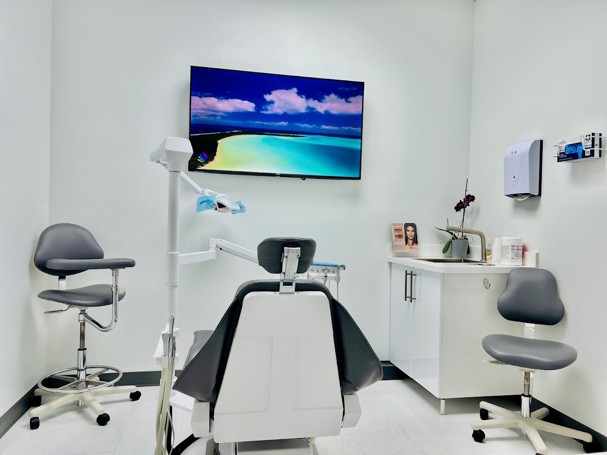 The Denture Place - Implant, General and Cosmetic Dentistry photo 2