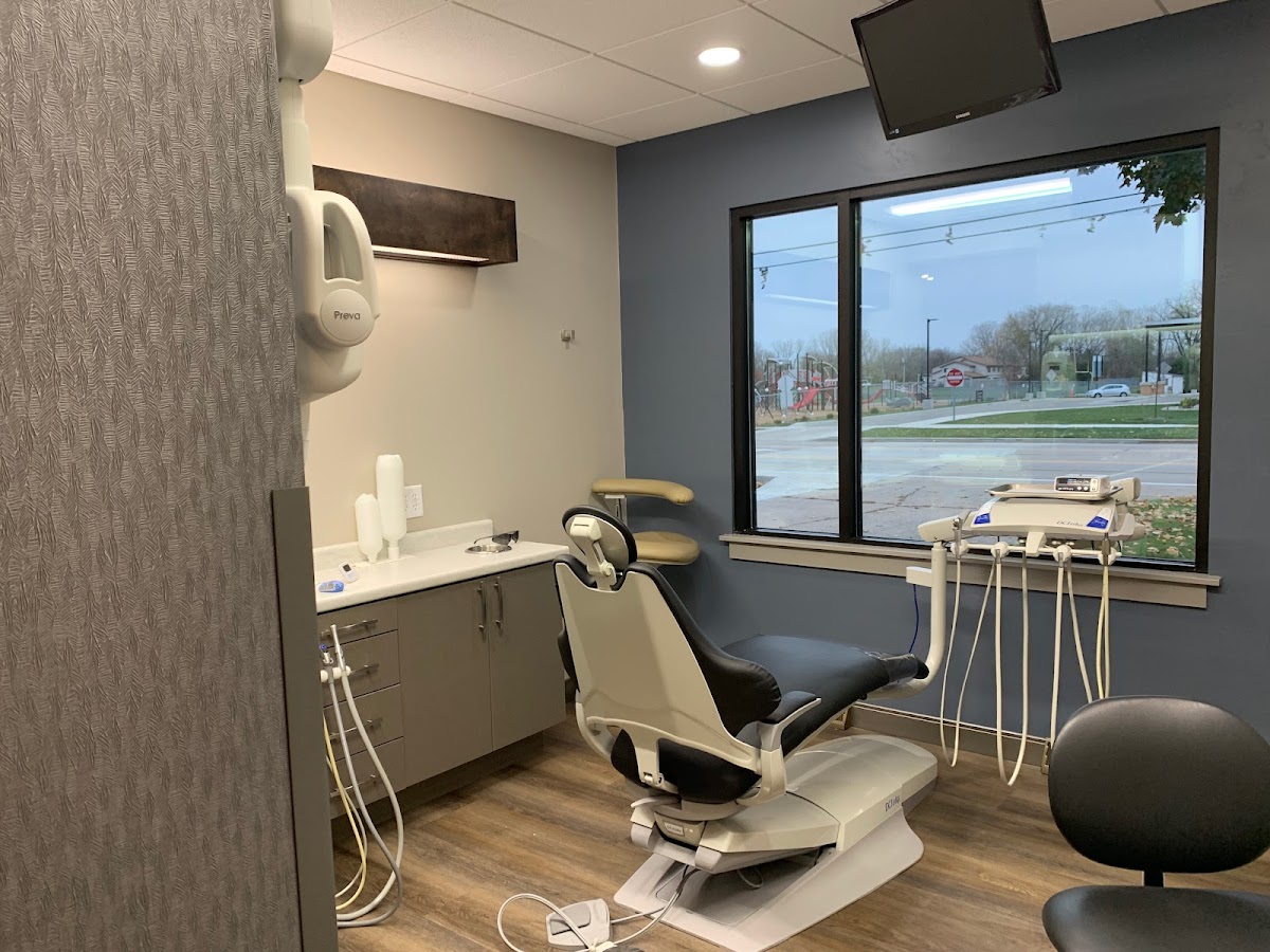 Oshkosh Complete Dentistry: Bob Heil, DDS photo 2