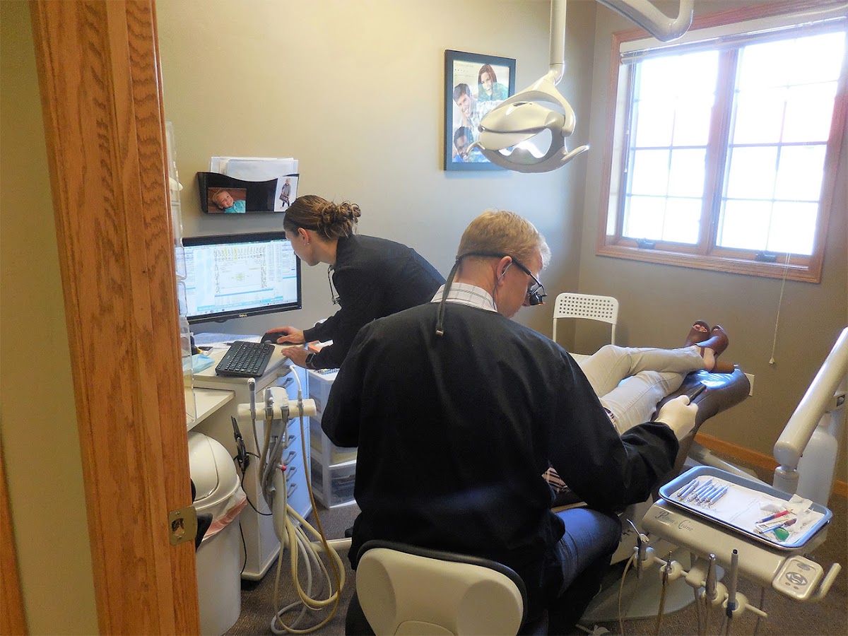 Oshkosh Complete Dentistry: Bob Heil, DDS photo 4
