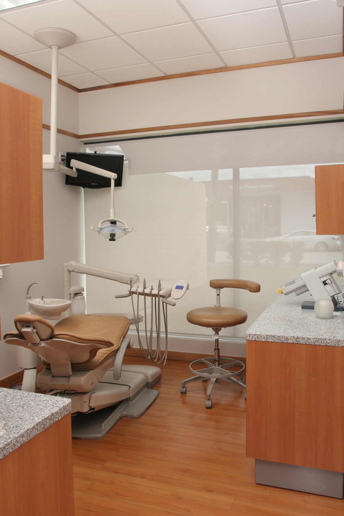 Abadin Dental - Invisalign Veneers Implants photo 3