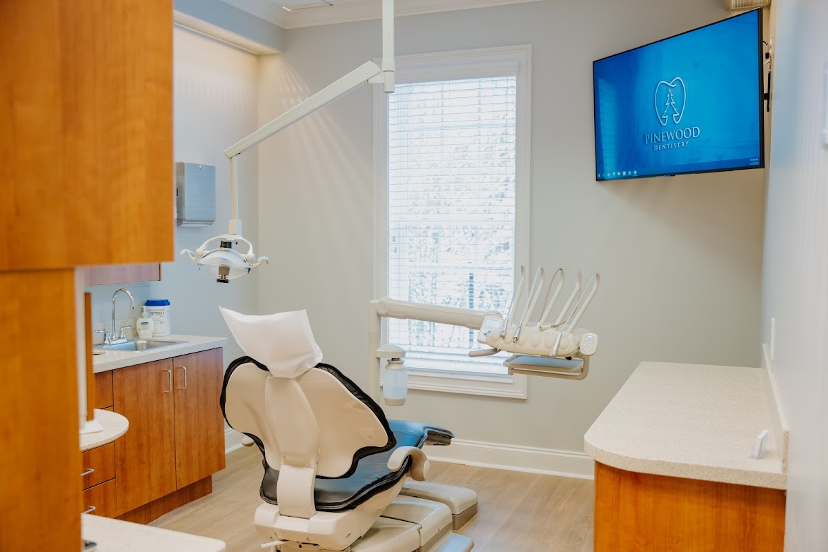 Pinewood Dentistry and Implants Cumming photo 3