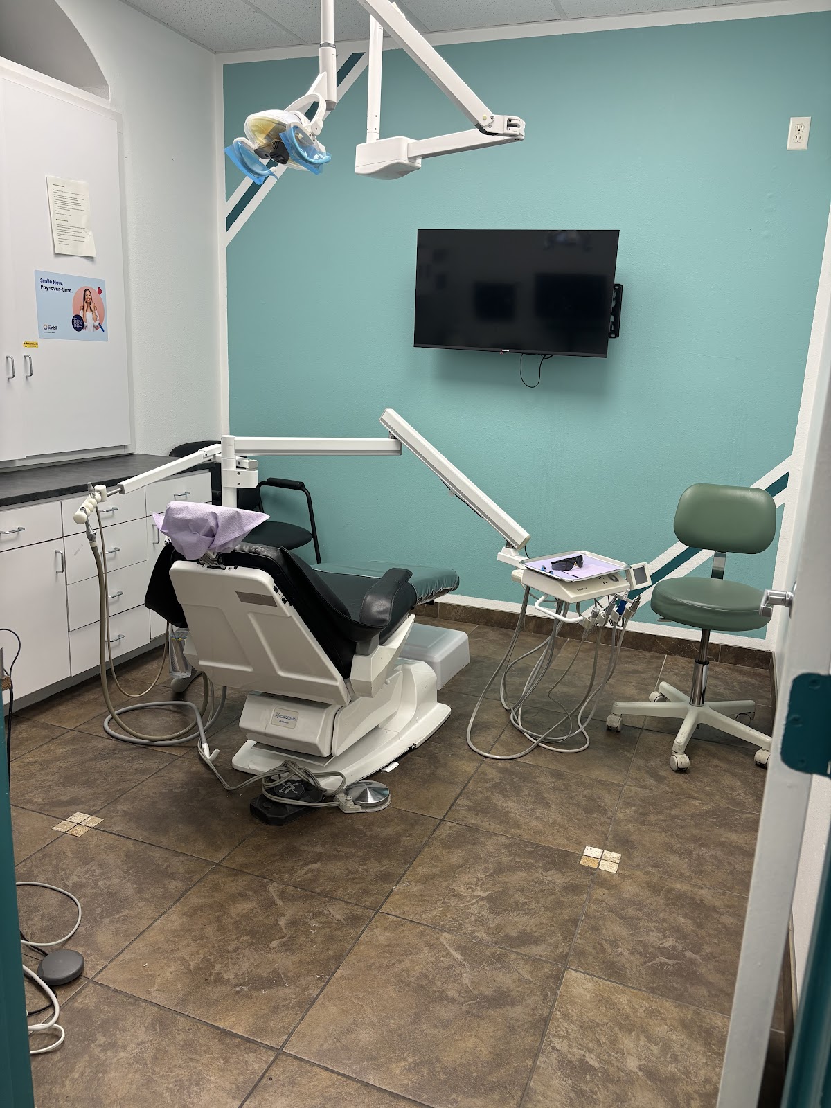Smiles R Us Family and Implant Dentistry photo 3