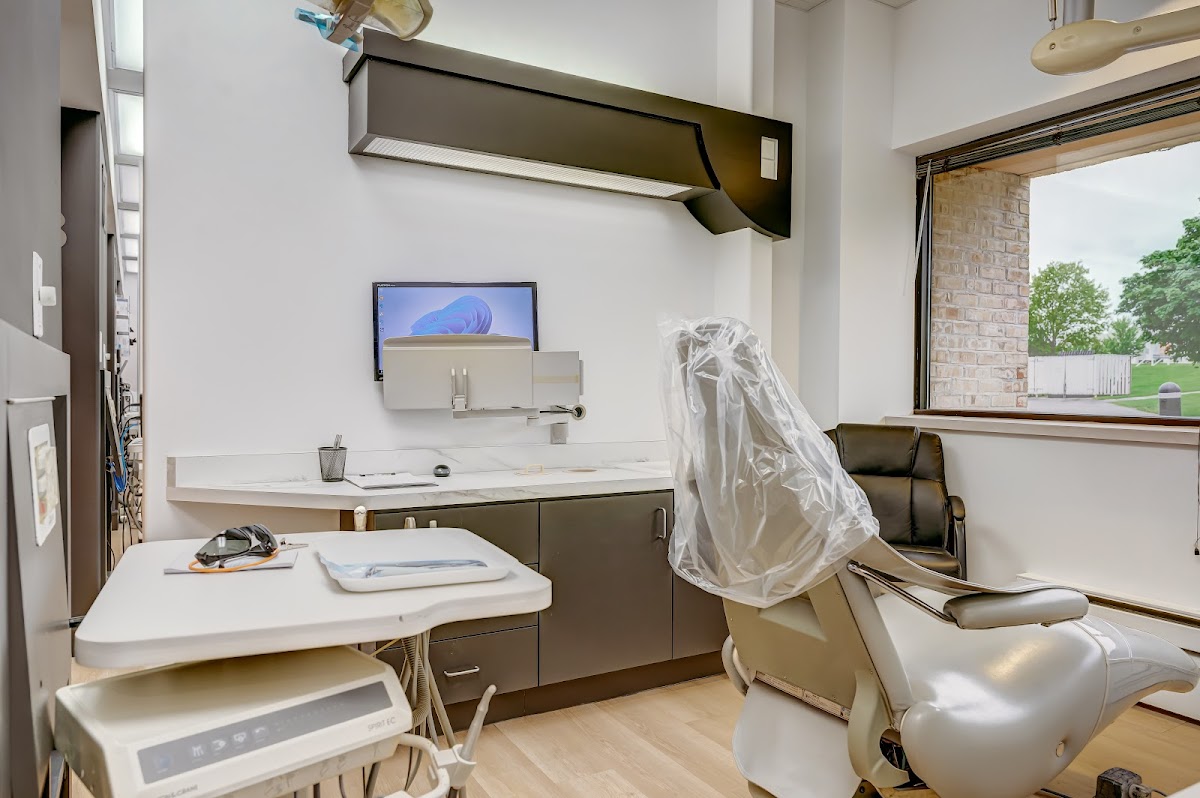 Smile Now Milwaukee Dentures and Implants photo 1