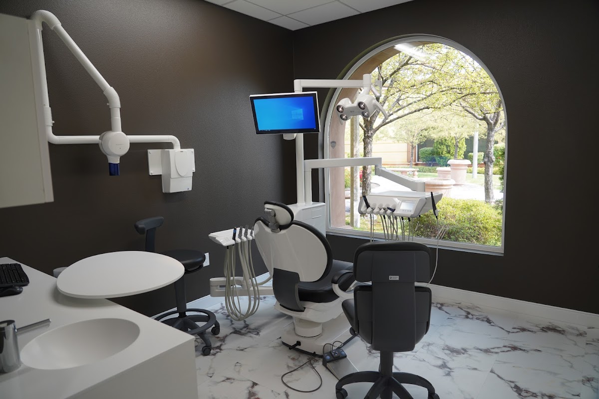 D Dentistry - Dr. Dilan Munaweera DDS photo 2