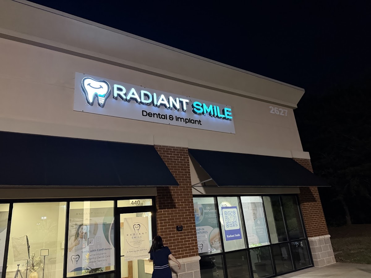 Radiant Smile Dental & Implants photo 2