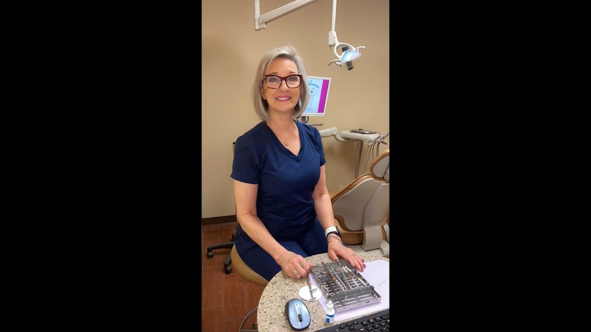 Lisa Heinrich-null, DDS photo 1