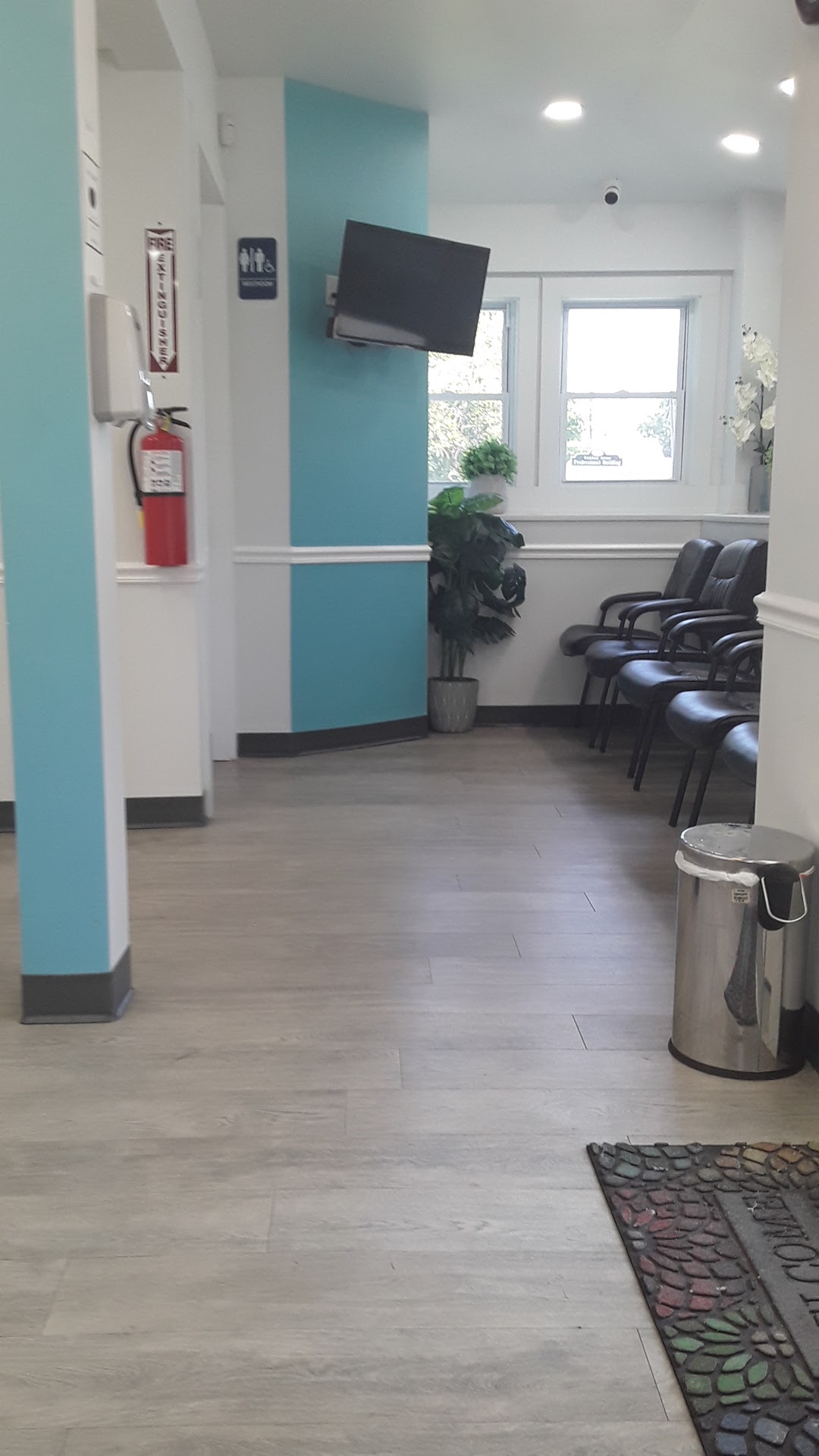 211 Dental Center: Paul Duggal photo 4