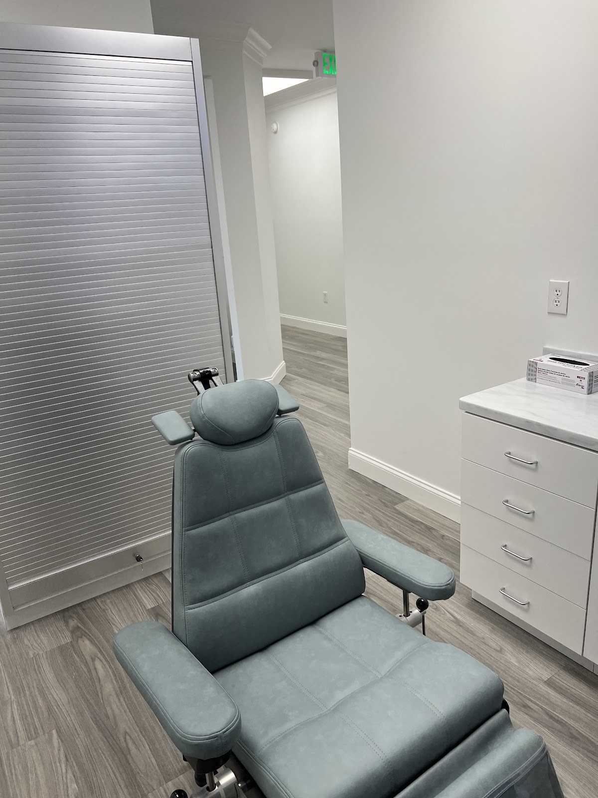 W.i.s.e Oral Surgery & Dental Implant Specialists photo 4