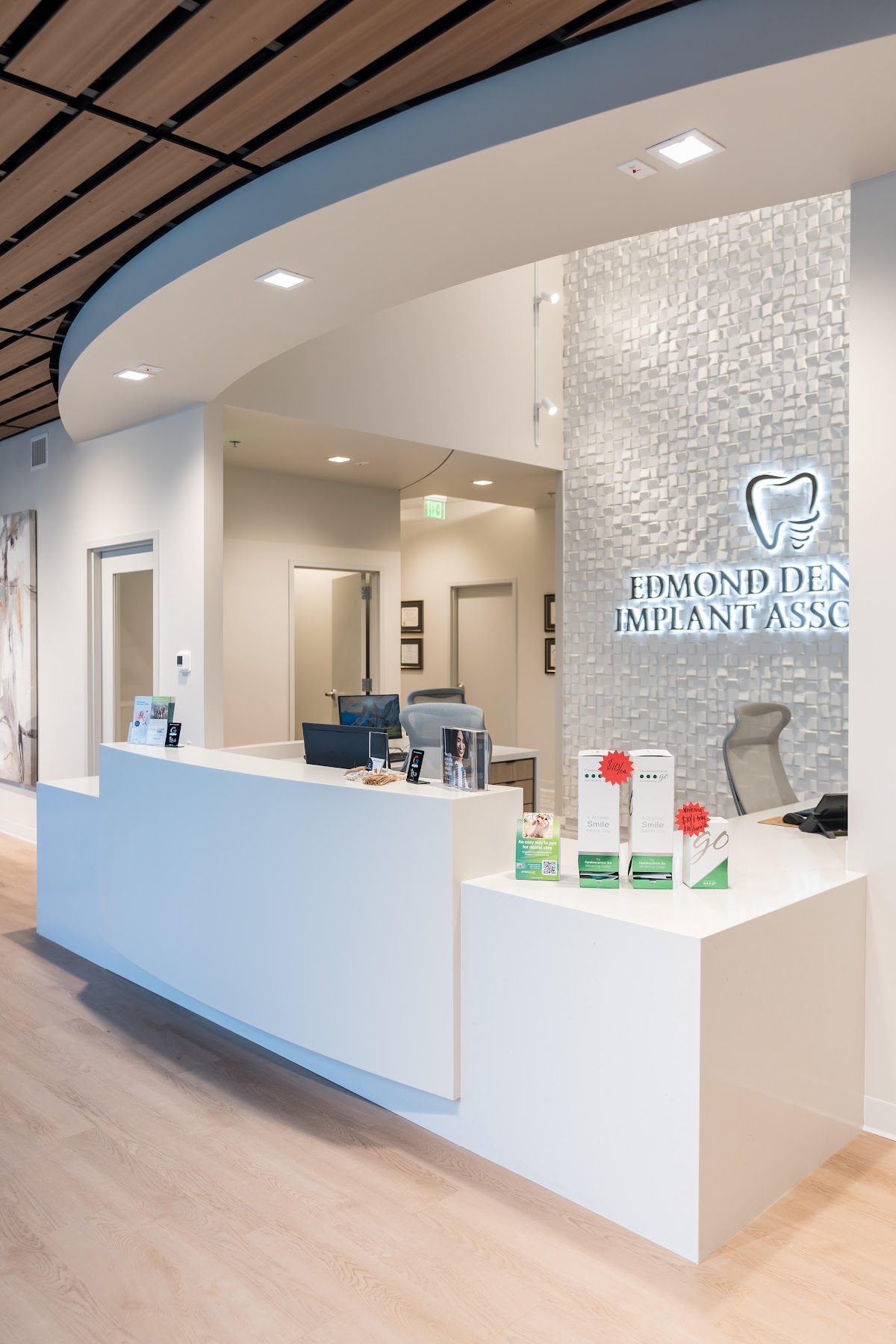 Edmond Dental & Implant Associates, Matthew J. Holloman, DDS photo 3