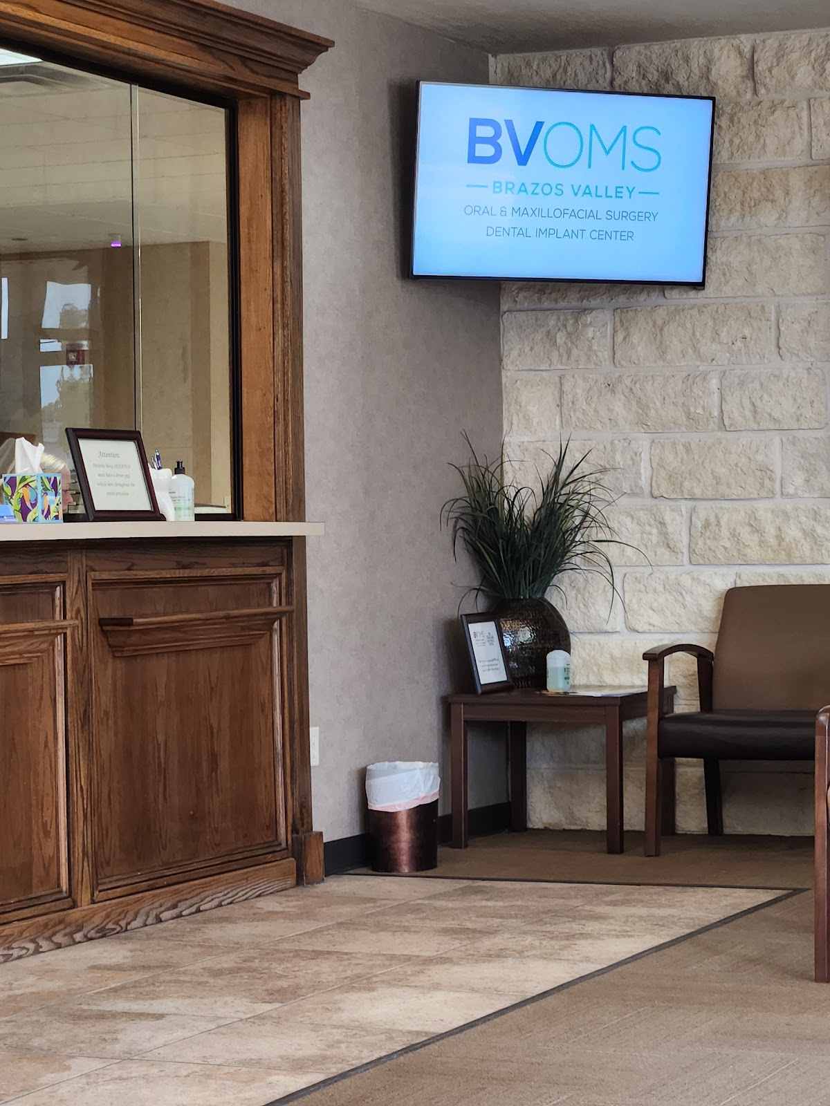 Brazos Valley Oral & Mxllfcl: Gray Charles M DDS photo 4