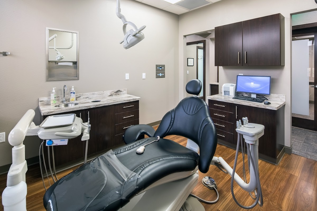 Frost Periodontics & Dental Implants photo 3