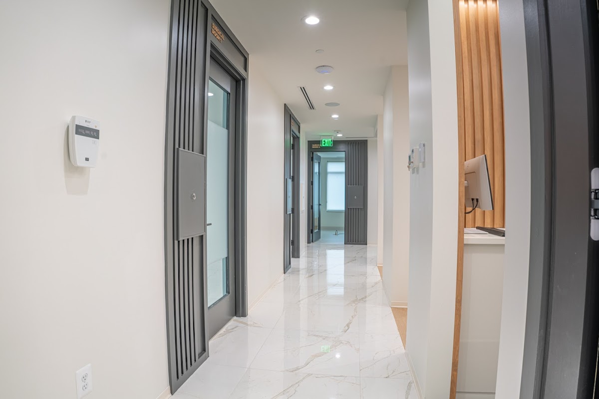 Davary & Smith Oral & Maxillofacial Surgery & Dental Implant Center photo 4