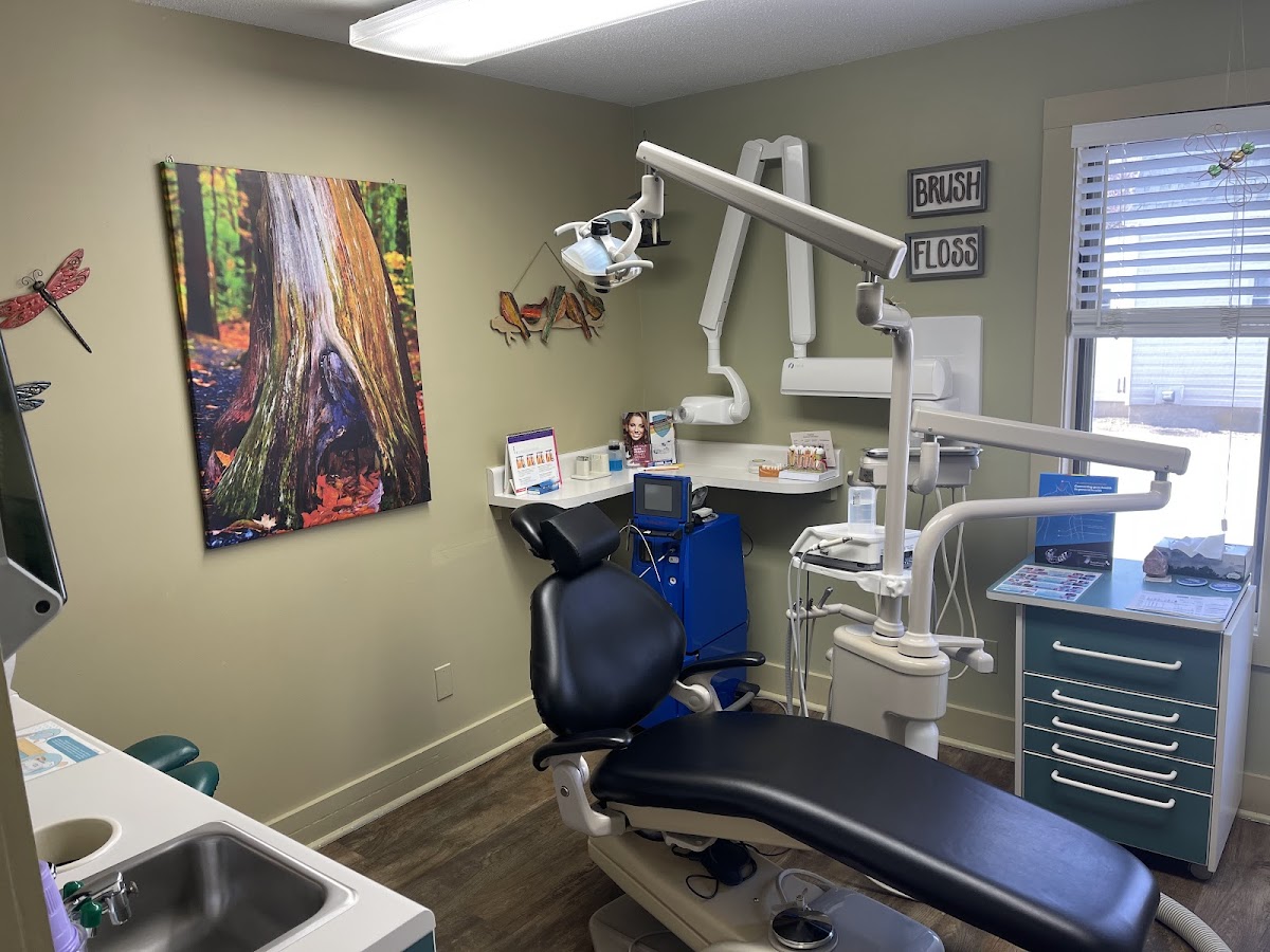 Lynn Harasty DMD - Complete Health Periodontics photo 1