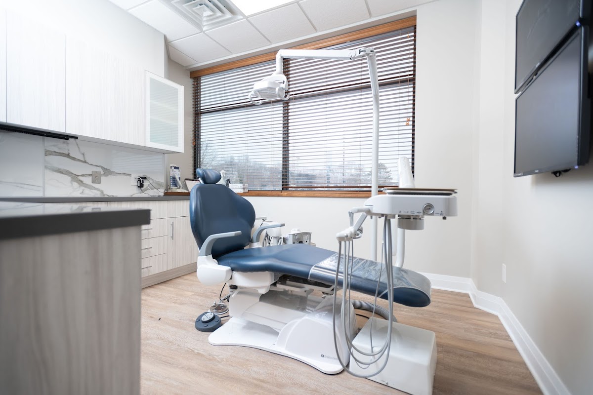 Featherstone Periodontics & Implant Dentistry - Rockford photo 6
