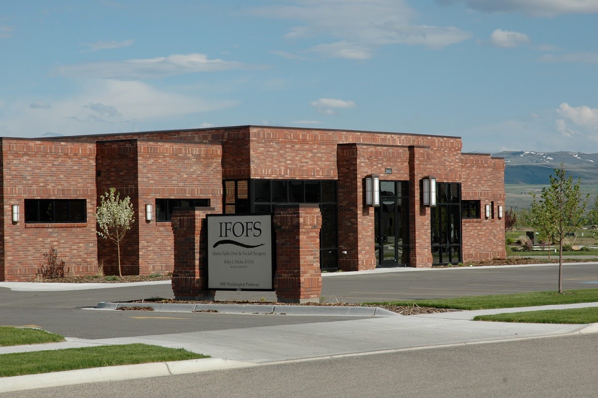 Dr. Riley J. Hicks, DDS photo 3