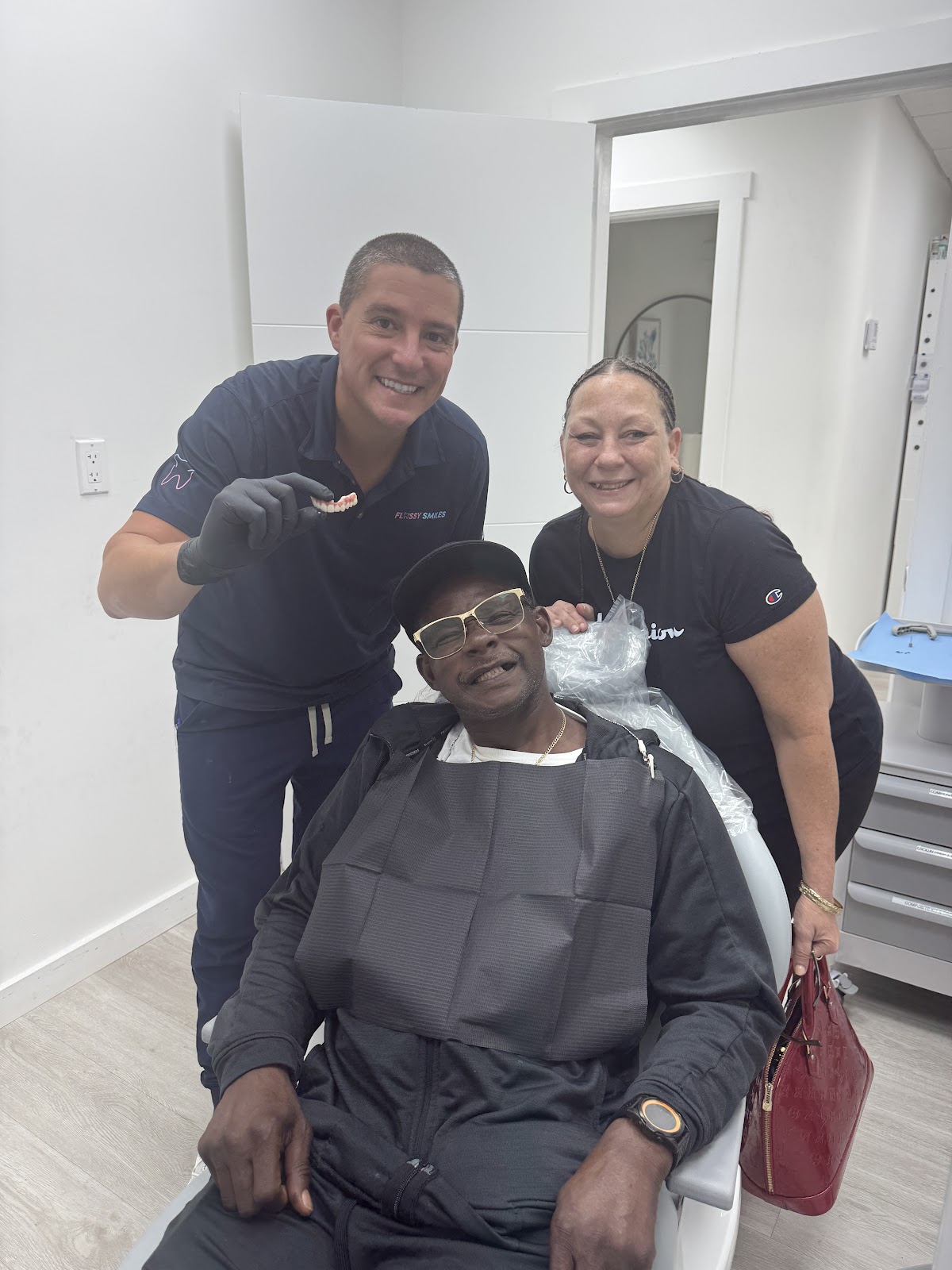 Flossy Smiles Dental Implants & Aesthetics photo 2