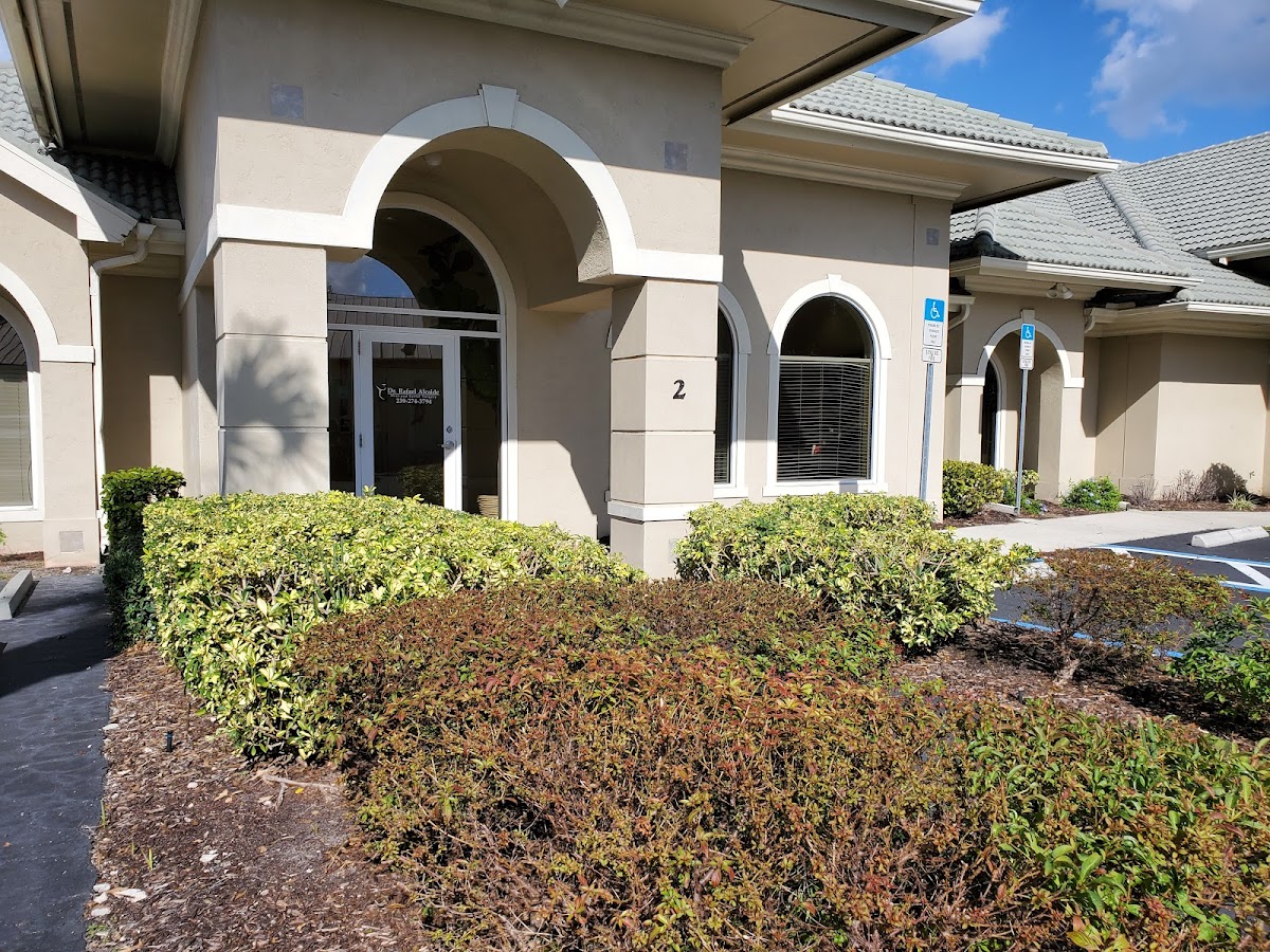 Florida Oral & Maxillofacial Surgery Specialists: Dr. Rafael Alcalde photo 1
