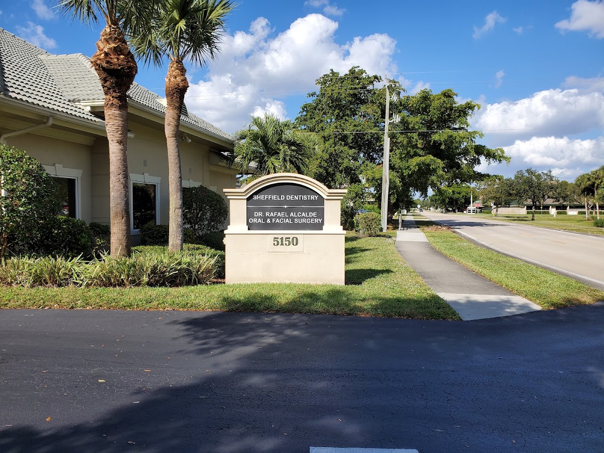Florida Oral & Maxillofacial Surgery Specialists: Dr. Rafael Alcalde photo 2