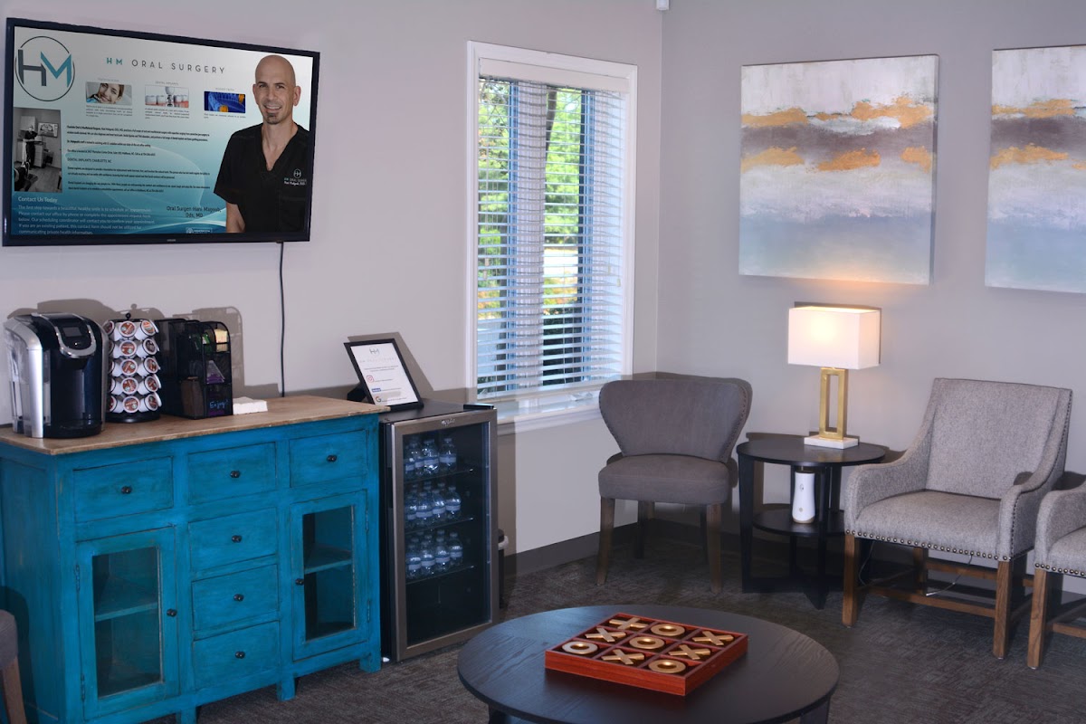 Hm Oral Surgery and Dental Implant Center photo 2