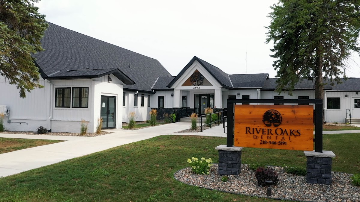 River Oaks Dental, Deerwood photo 1