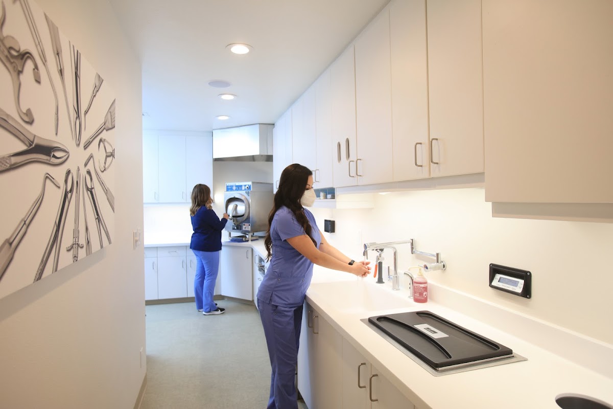 Monterey Oral Surgery & Dental Implants: Philip Bhaskar, DMD & Brian Bhaskar, DDS, MD photo 4