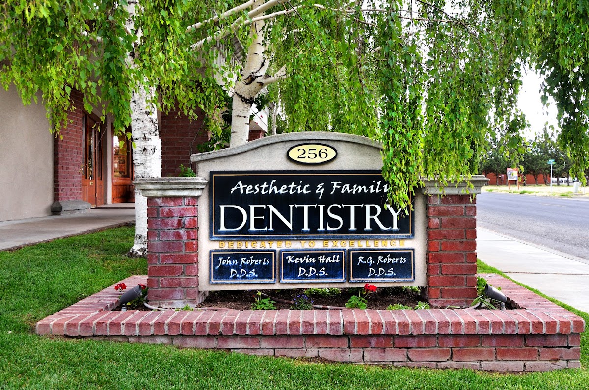 Roberts & Hall Dentistry photo 3