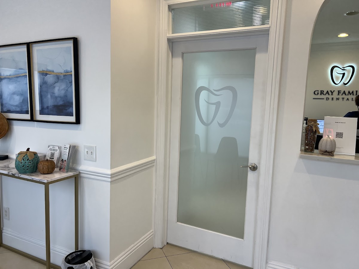 Rey Dental photo 2