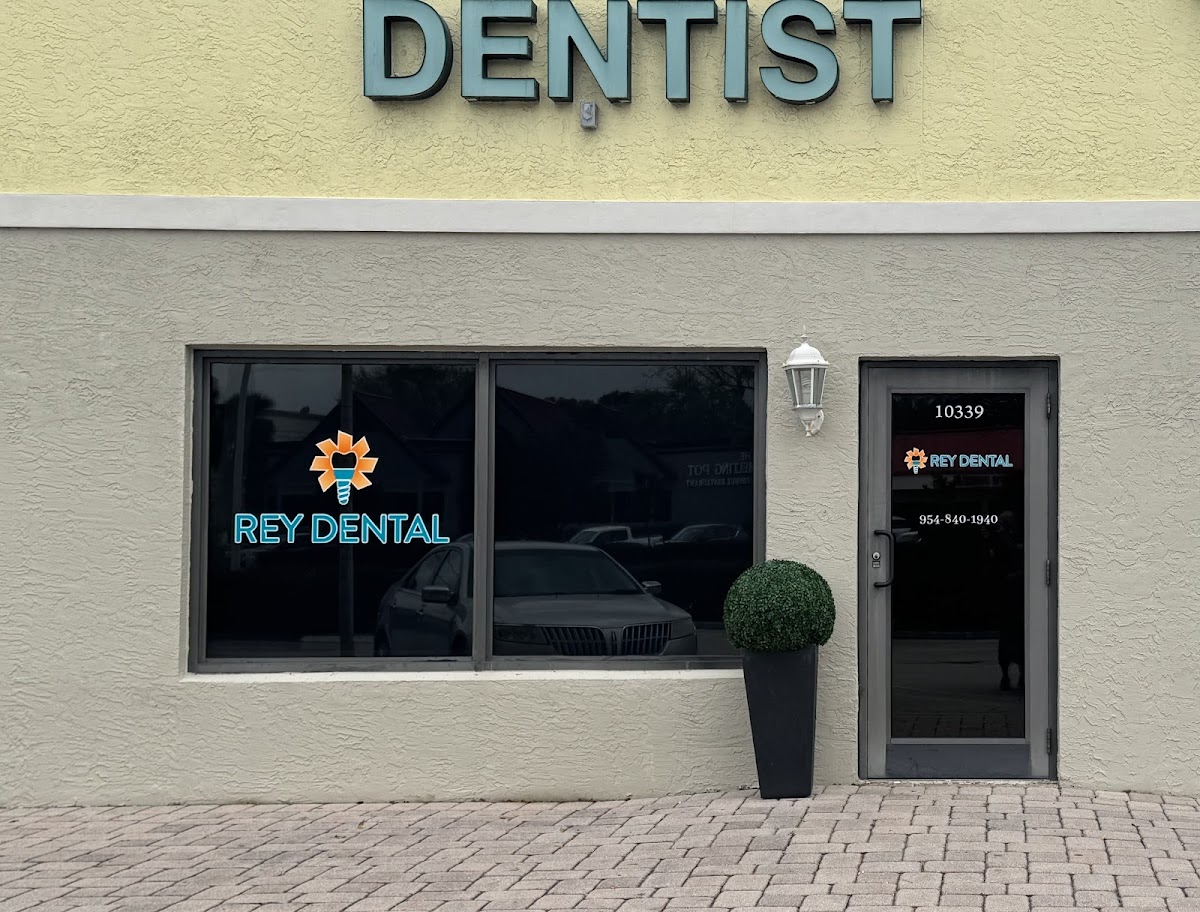 Rey Dental photo 3