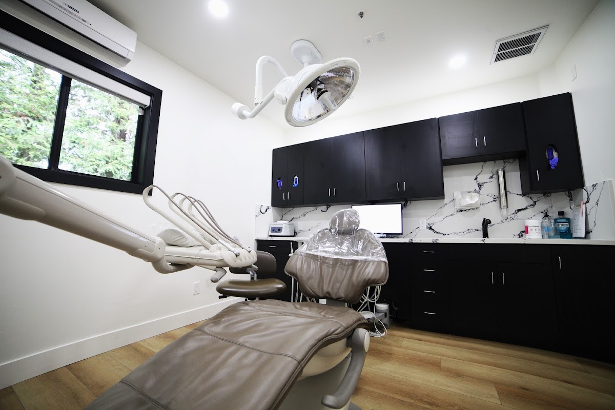 Alora Dentistry & Implant Center photo 2