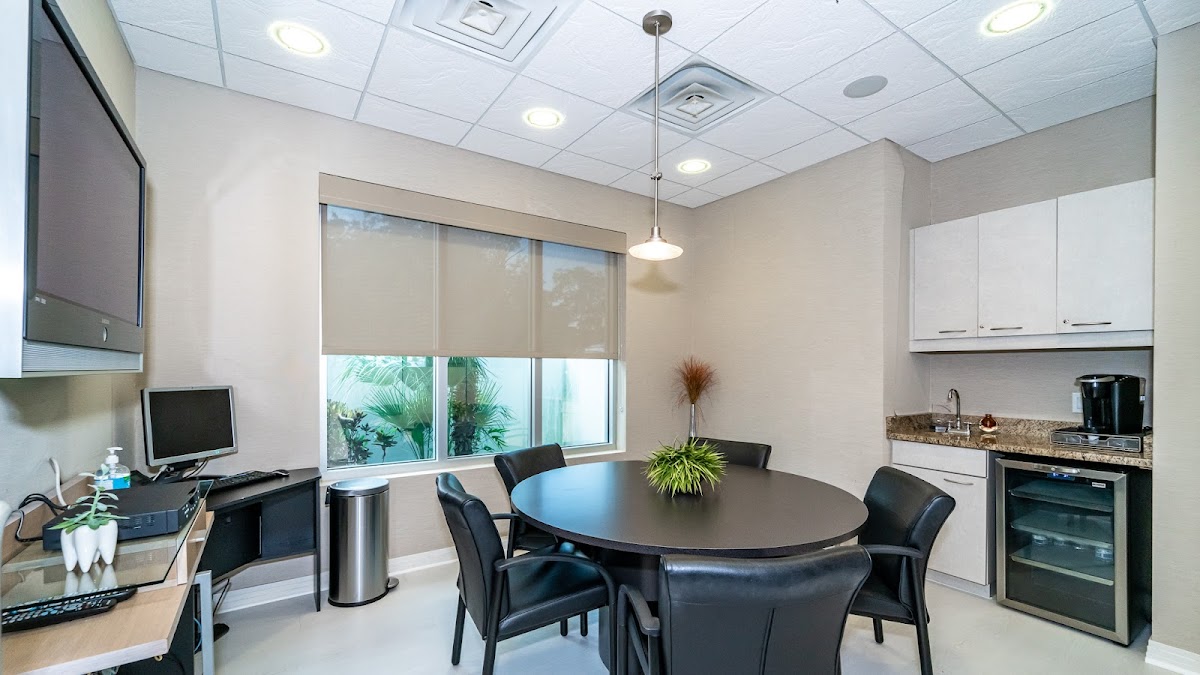 Ryan C. Taylor Periodontics & Dental Implants photo 5