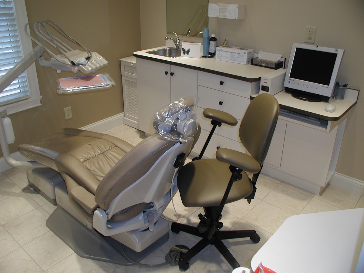 Bloomington Periodontics & Dental Implants - Dr. Mark Sutor & Dr. Brett Kelly photo 3