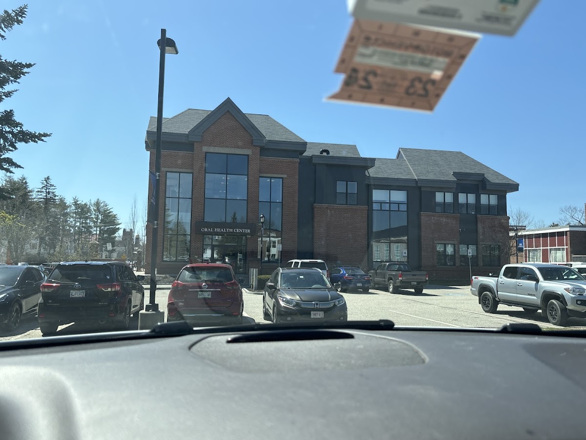 Une Oral Health Center photo 3