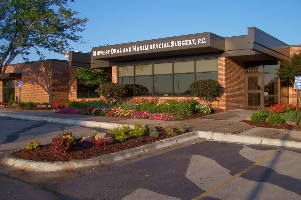 Midwest Oral Surgery & Dental Implants photo 2