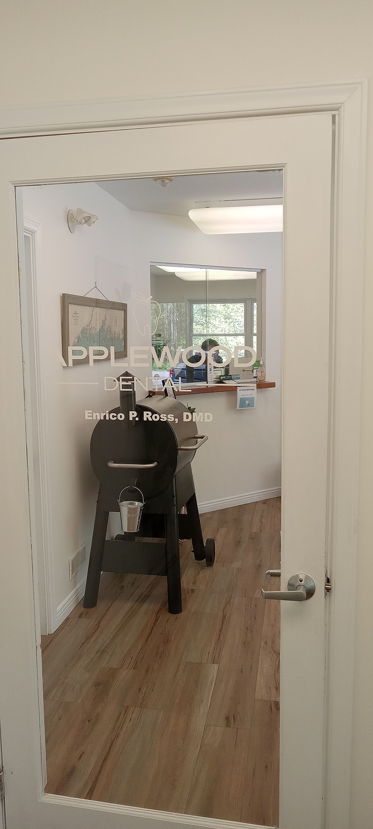 Applewood Dental photo 4