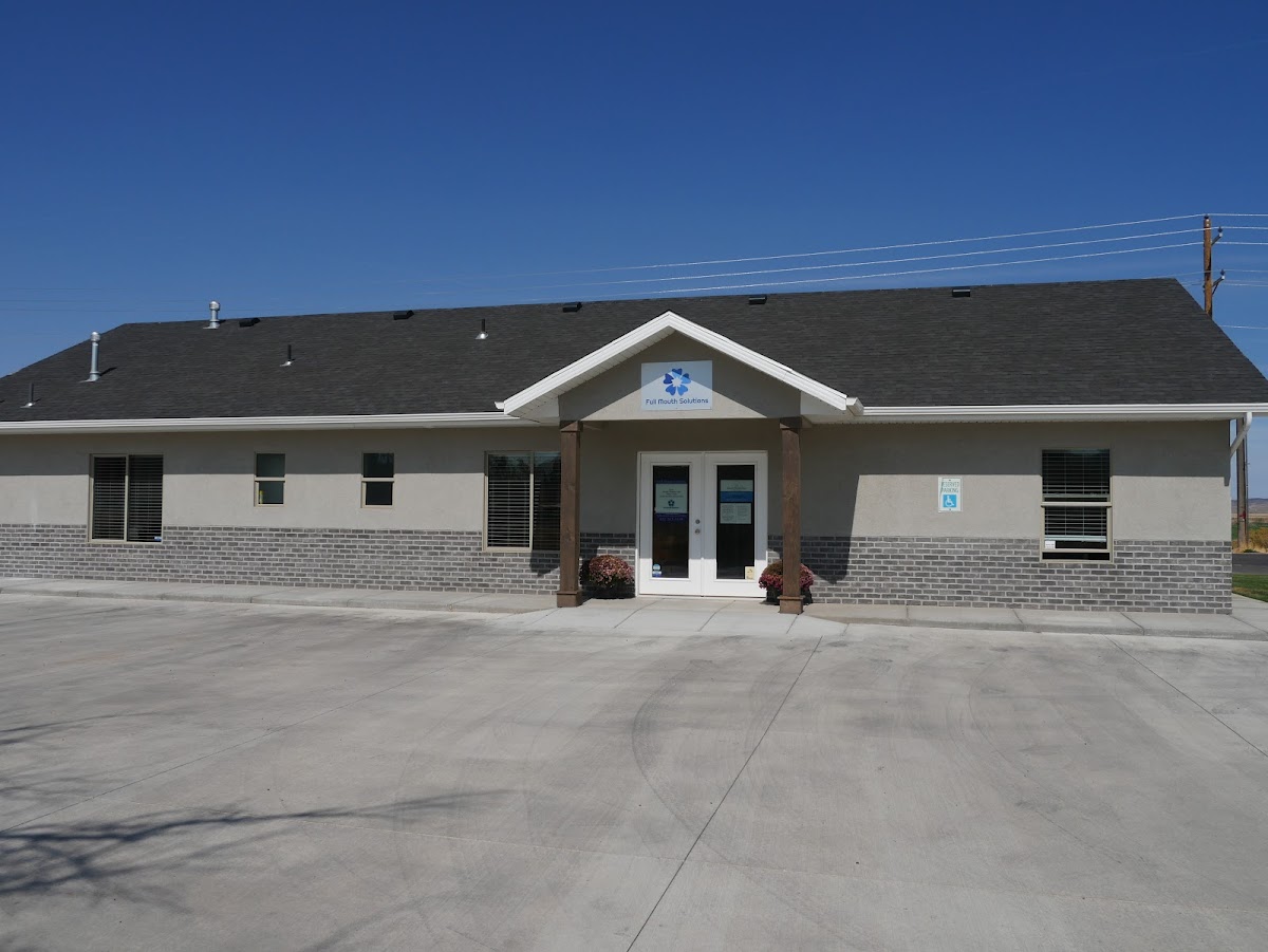 Enoch Implant Center photo 5