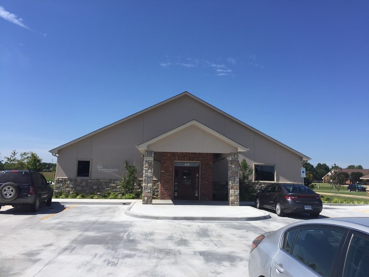 Aesthetic Dental Institute Dr. Aubrey J. Henshaw III DDS photo 1