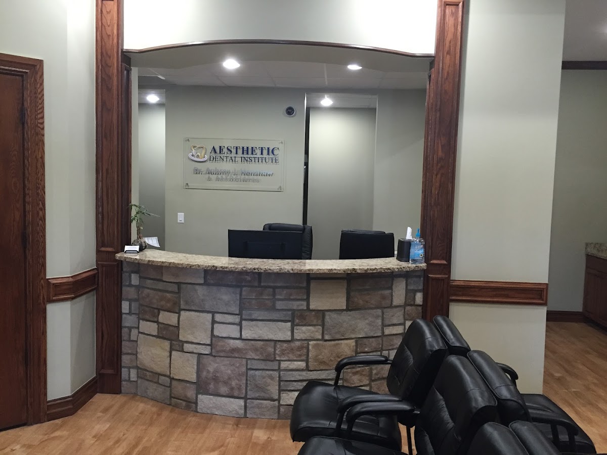 Aesthetic Dental Institute Dr. Aubrey J. Henshaw III DDS photo 3