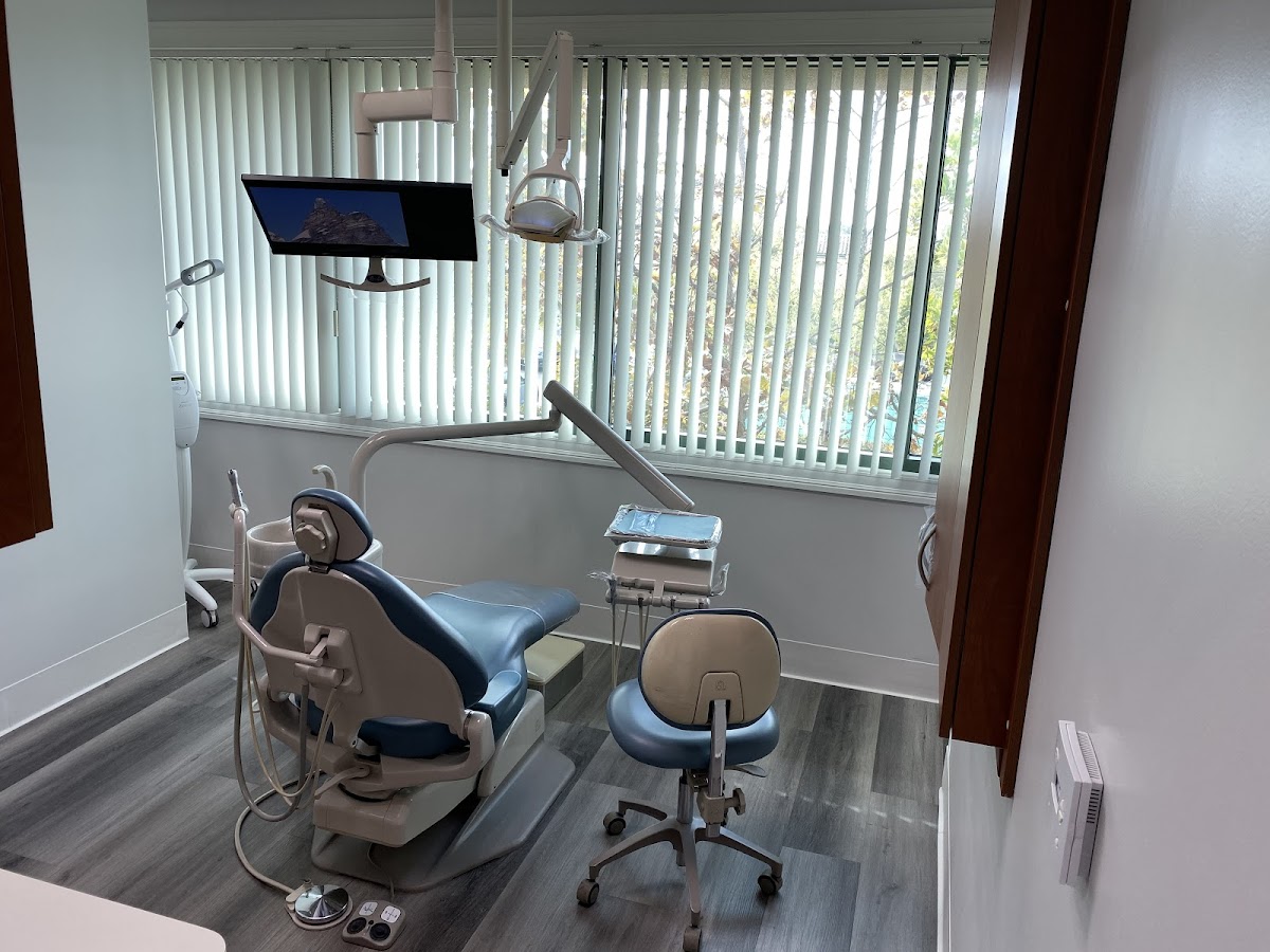 Newbury Dental Group - General, Invisalign, Veneers, Implants & Emergency Dentist photo 4